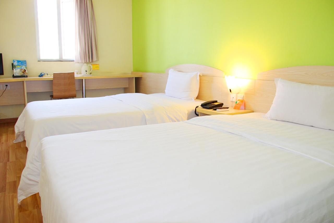 7Days Inn Huaihua Mayang Binhe Road Buitenkant foto